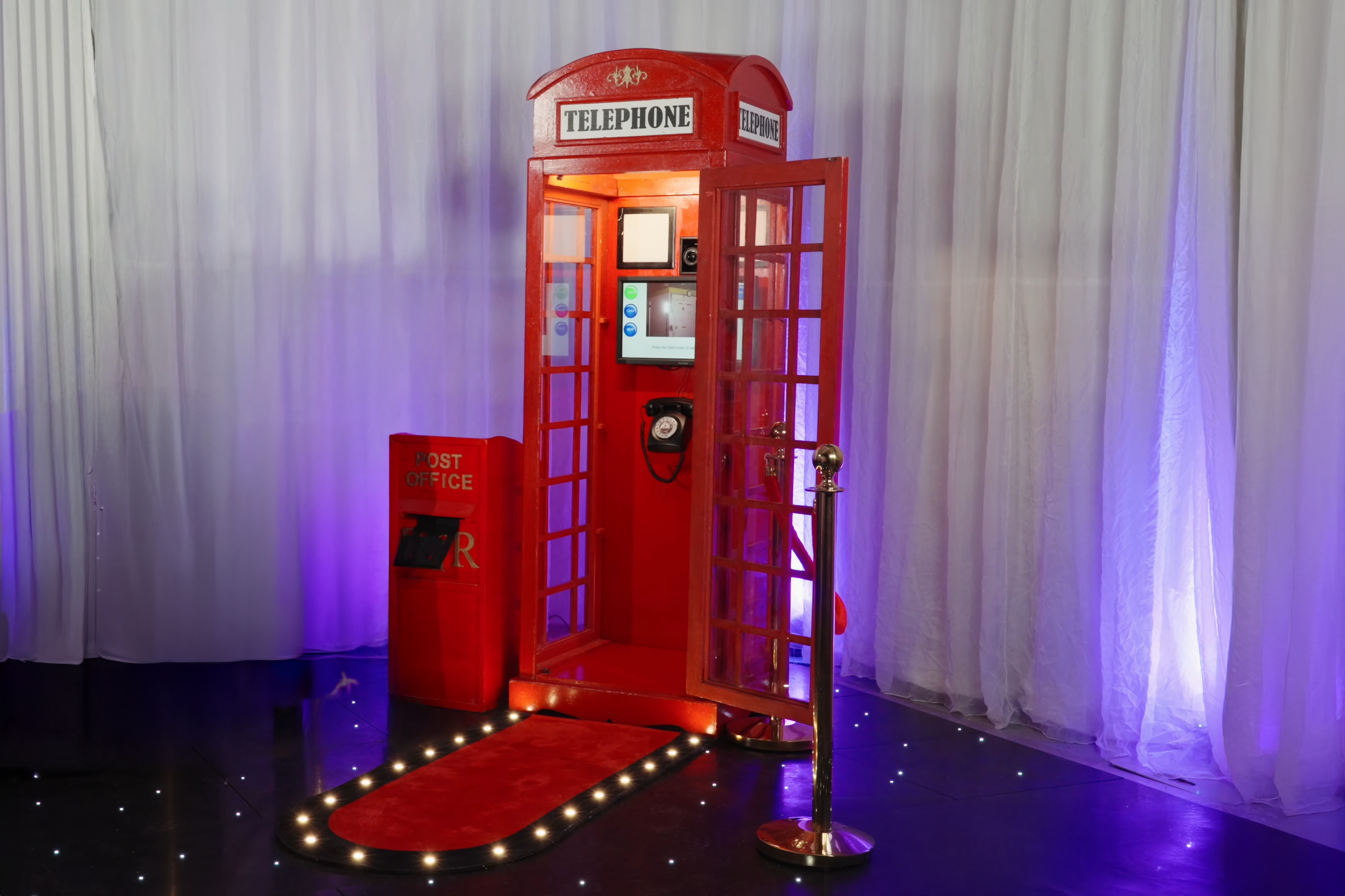 Limelight Photo Booths | Magic Mirror and Booth Hire, Sussex - Image 1