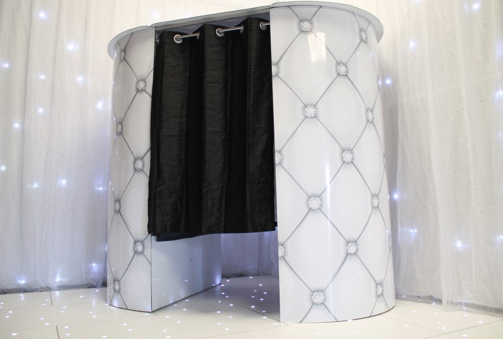 Limelight Photo Booths | Magic Mirror and Booth Hire, Sussex - Image 5